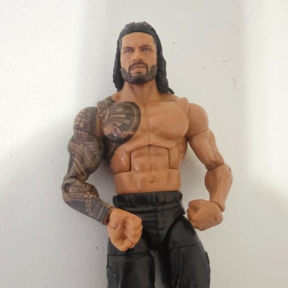 WWE Roman Reigns Elite Action Figure 6in - Picture 2 of 5